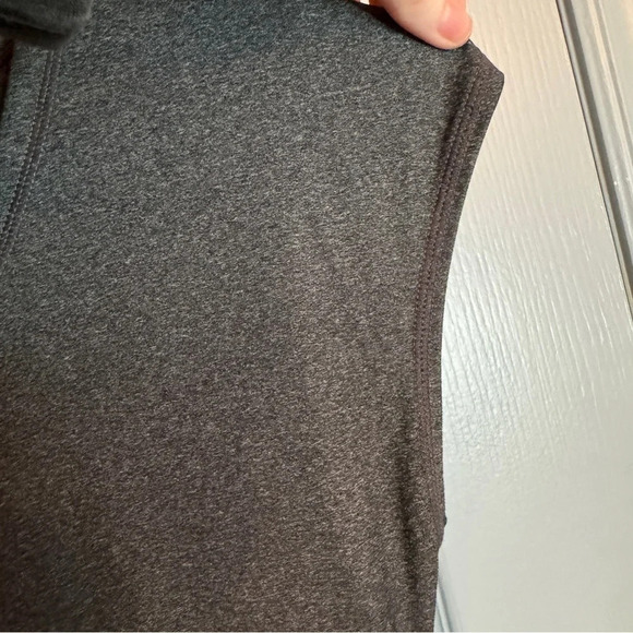 Lole Grey V Neck Workout Active Yoga Top T-Shirt Tee Short Sleeve Like New Sz S - Picture 5 of 15